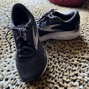 Brooks Ghost 16 Black/White Athletic Shoes